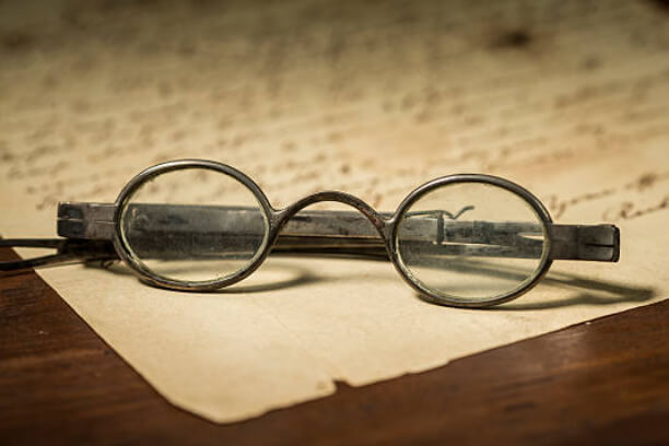 A Brief History of Eyeglasses