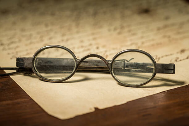 The History of Prescription Glasses: From Past to Present