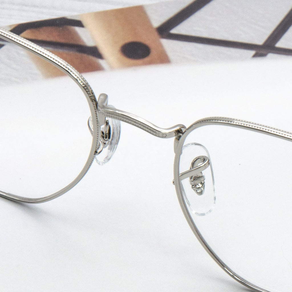 Transparent eyewear lenses